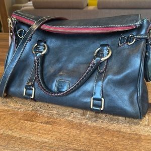 Dooney & Bourke large satchel. Used condition.